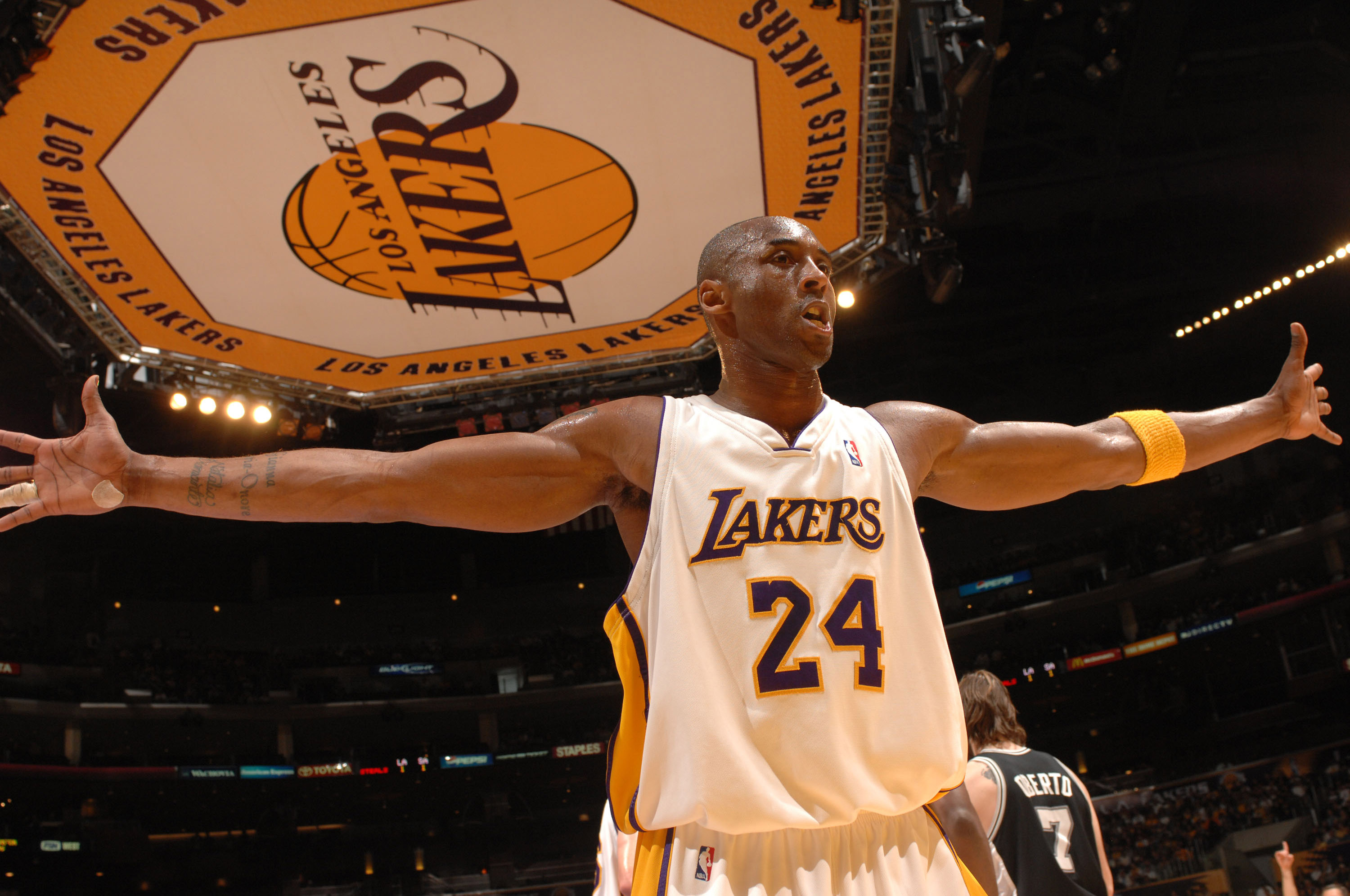 一位在羽毛 一位在羽毛