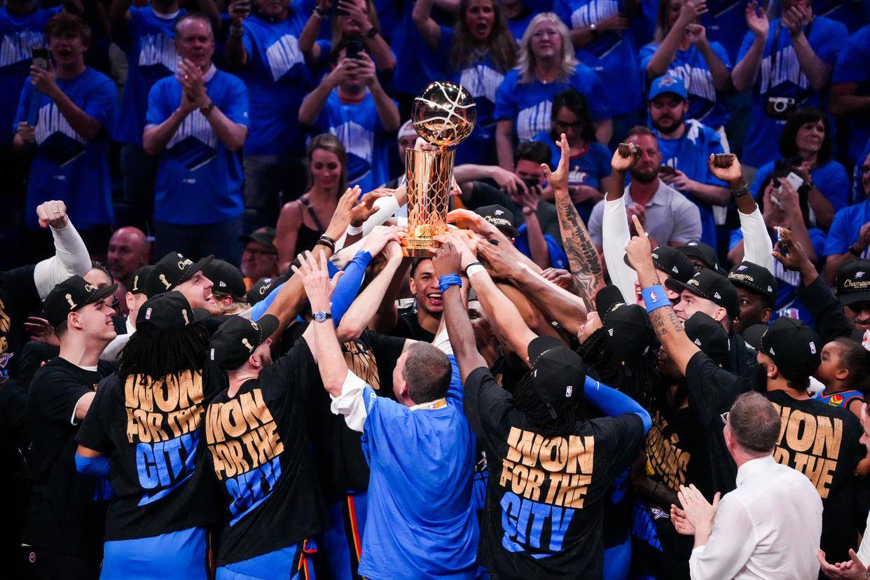 禁区前沿的 禁区前沿的